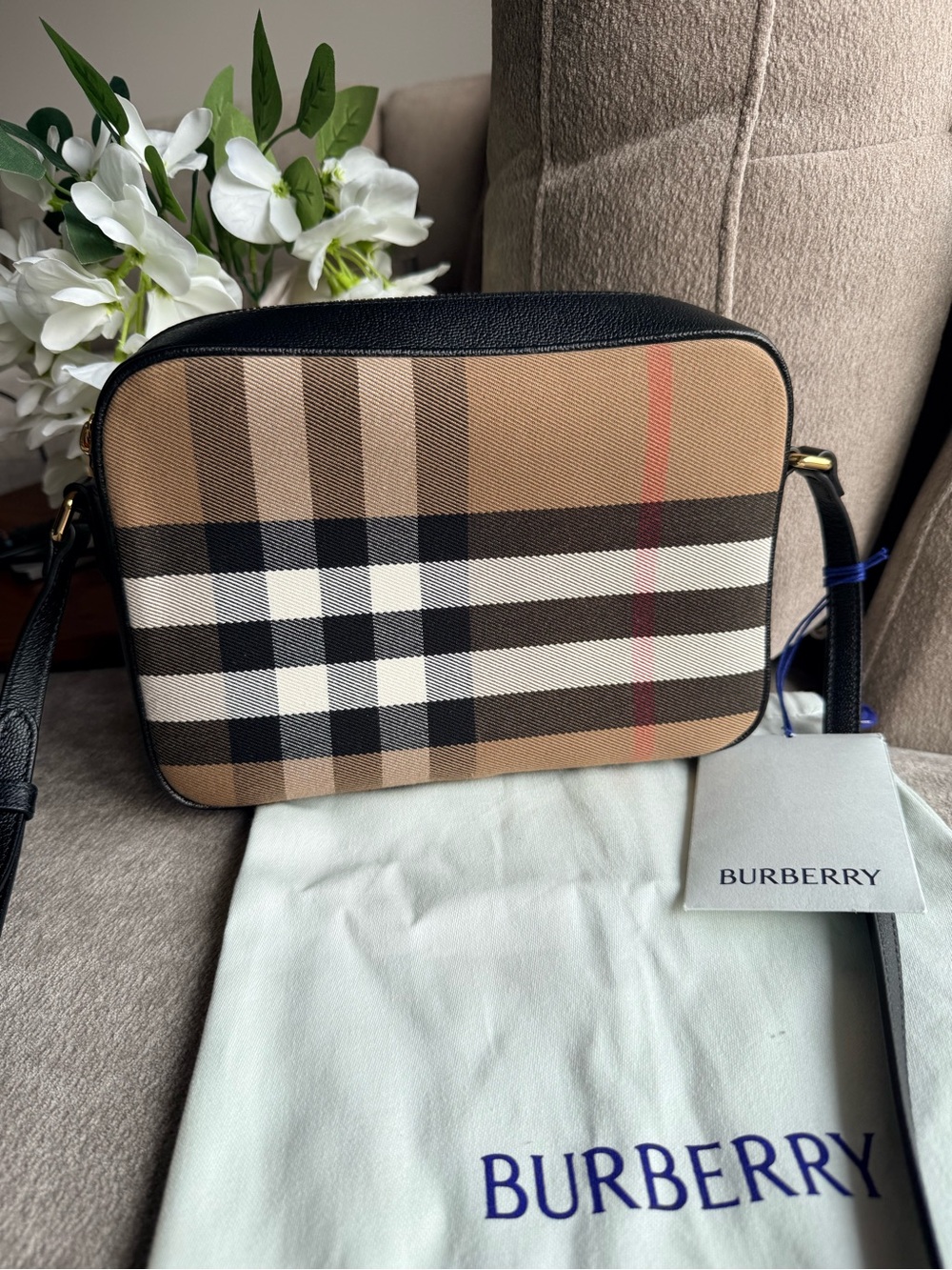 Burberry Vintage Check Canvas Crossbody Camera Bag in Beige/Black Brand New!